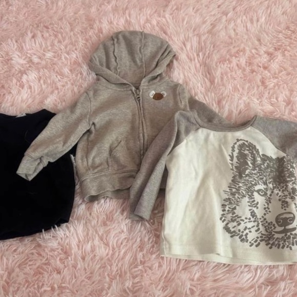 Baby Clothes & Sleepers - Picture 5 of 9